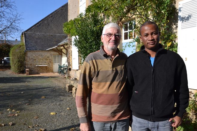 lejdc_fr's tweet photo. Afin de développer son activité, un ingénieur agronome malgache est venu découvrir l’activité nivernaise agricole à #Champvert #Nièvre #Agriculture #Échanges #Pratique #Afdi
>>
https://t.co/4GzHFyq4w0 https://t.co/wSd1lR1BHs