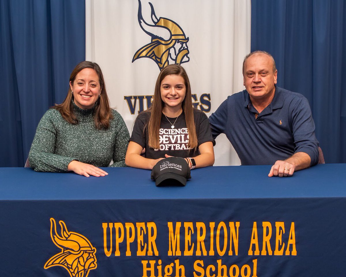 Congratulations to <a href="/laurendel13/">Lauren Del Giudice</a> who officially signed to play softball at <a href="/USciencesSB/">USciences Softball</a> last week! We are so proud of you!