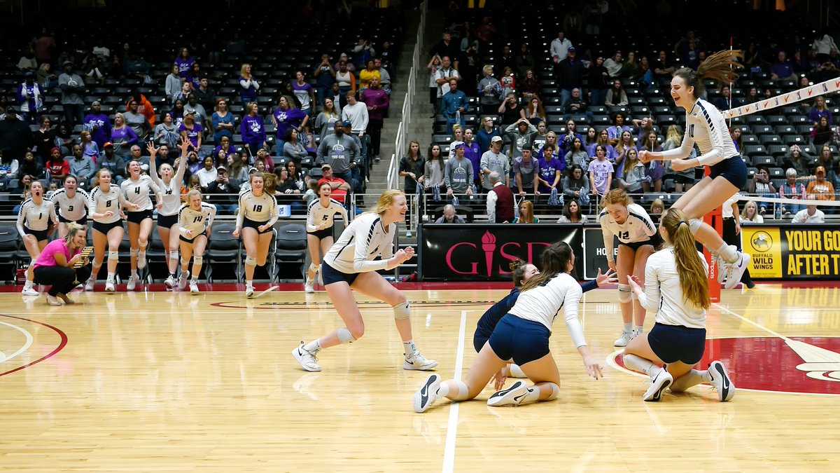 lorenziniphotog's tweet image. Winning point, State style!