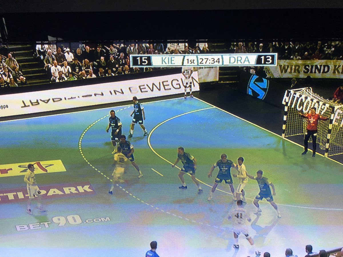 DHK ligger under 16-14 for Kiel til pause. Meget god omgang av Kjellings gutter!🇳🇴