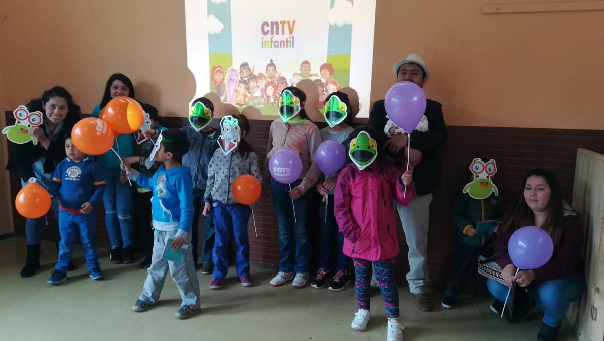 funfaptomontt's tweet photo. Gracias @CNTVLosLagos por jornada familiar ayer en @funfaptomontt promocionando televisión educativa y con sentido #pichintun @funfamilias https://t.co/2BlGNHmxRm