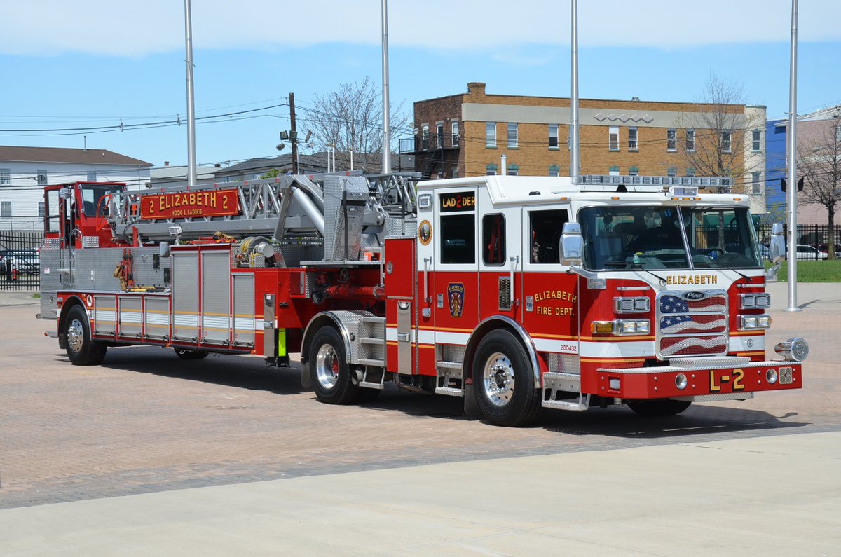fireenguk's tweet image. Going through my albums from USA today, here is some photos from Elizabeth FD in New Jersey seen in April 2017. #greattimes #firebuffing