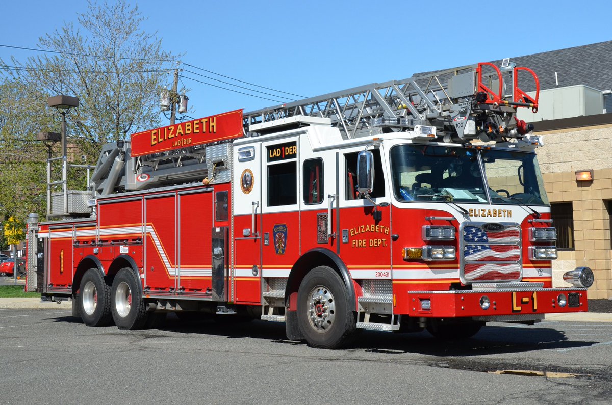 fireenguk's tweet image. Going through my albums from USA today, here is some photos from Elizabeth FD in New Jersey seen in April 2017. #greattimes #firebuffing