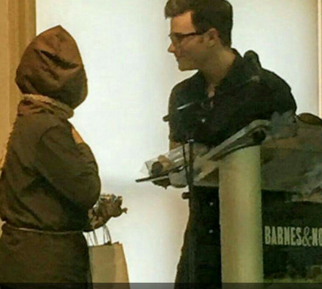 tlos_loveJP's tweet photo. γγͺγζ°γ«ε
₯γ£γ¦γππ·π
From my memory ,
with @chriscolfer π 12 July/ 2016.
I was the masked man with a portal potion β
#TLOS
#TheUltimateBookHuggersGuide https://t.co/iJDXXMc7zl
