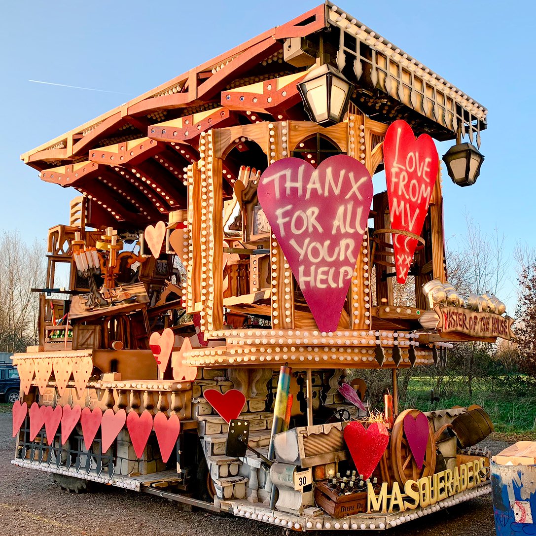 Mendipvalecc's tweet photo. They’ve done loads for us this season.... so we’re repaying the favour by building @MasqueradersCC tractor ready for next year! ❤️ https://t.co/W9EUwIkc3p