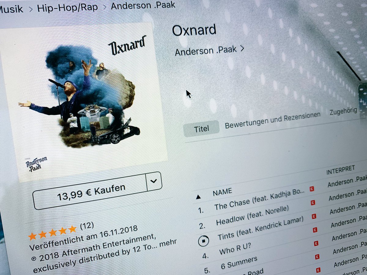 NikkeBerger's tweet photo. Höre mich gerade durch das neue Album #Oxnard von @AndersonPaak - einem der angesagtesten Künstler aus’m #RnB/ #Rap Game unserer Zeit! Wenn man bedenkt, dass #HipHop aus’m #Hinterhof kommt und als Sprachrohr für abgebrannte Streetkids diente, finde ich 13,99€ zuviel des guten!! https://t.co/sj5pruDcmK