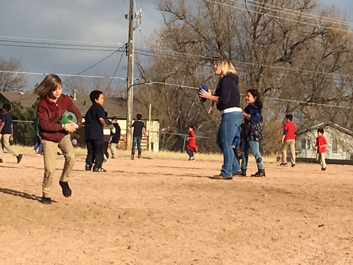 MontereyHSD2's tweet photo. All school recess with all of our Monterey peeps! Happy Thanksgiving to our families! Enjoy the week of and time with your families! https://t.co/GcDqT4V3bc