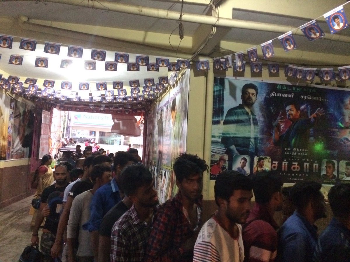 VasanthyCinema's tweet photo. இலங்கை வவுனியா @VasanthyCinema இல் அரங்கு நிறைந்த காட்சிகளாக  @actorvijay in
#Blockbuster #Sarkar Houseful On Second Week
Family Festival is a usual word for Thalapathy movie
#Vasanthycinema A Place to Celebrate Movies @sunpictures @SunTV @cineulagam @ARMurugadoss @kalakkalcinema https://t.co/oN8IgEDxeb