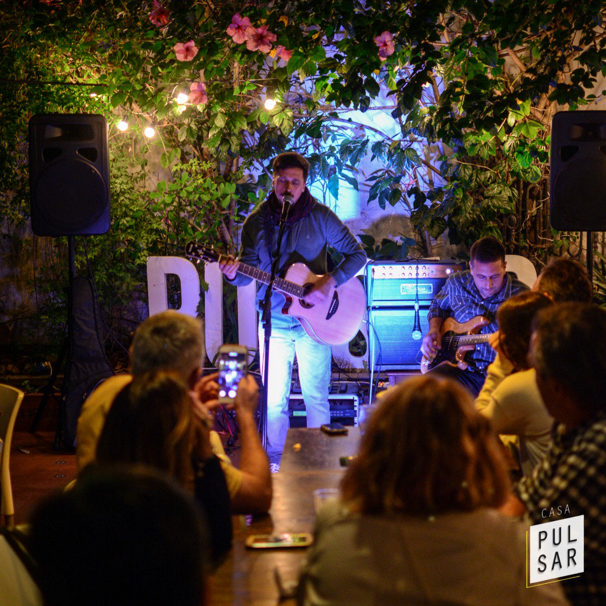 MartelliFede's tweet photo. Otra noche mágica en @CasaPulsarLP con Gerardo Ermili y Nicolás Noriega. Porque la cultura #TieneValor seguimos construyendo un espacio para los artistas platenses.
Mañana se viene la Cuarta Feria. Te esperamos. https://t.co/zzkOTheHFi
