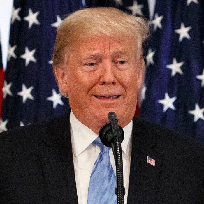 caroline101985's tweet photo. "Donald Trump pense comme un enfant de 8 ans !"

#CaliforniaFires 
#Trump 
#EtatsUnis 
#Californie https://t.co/746Hw2DpDd