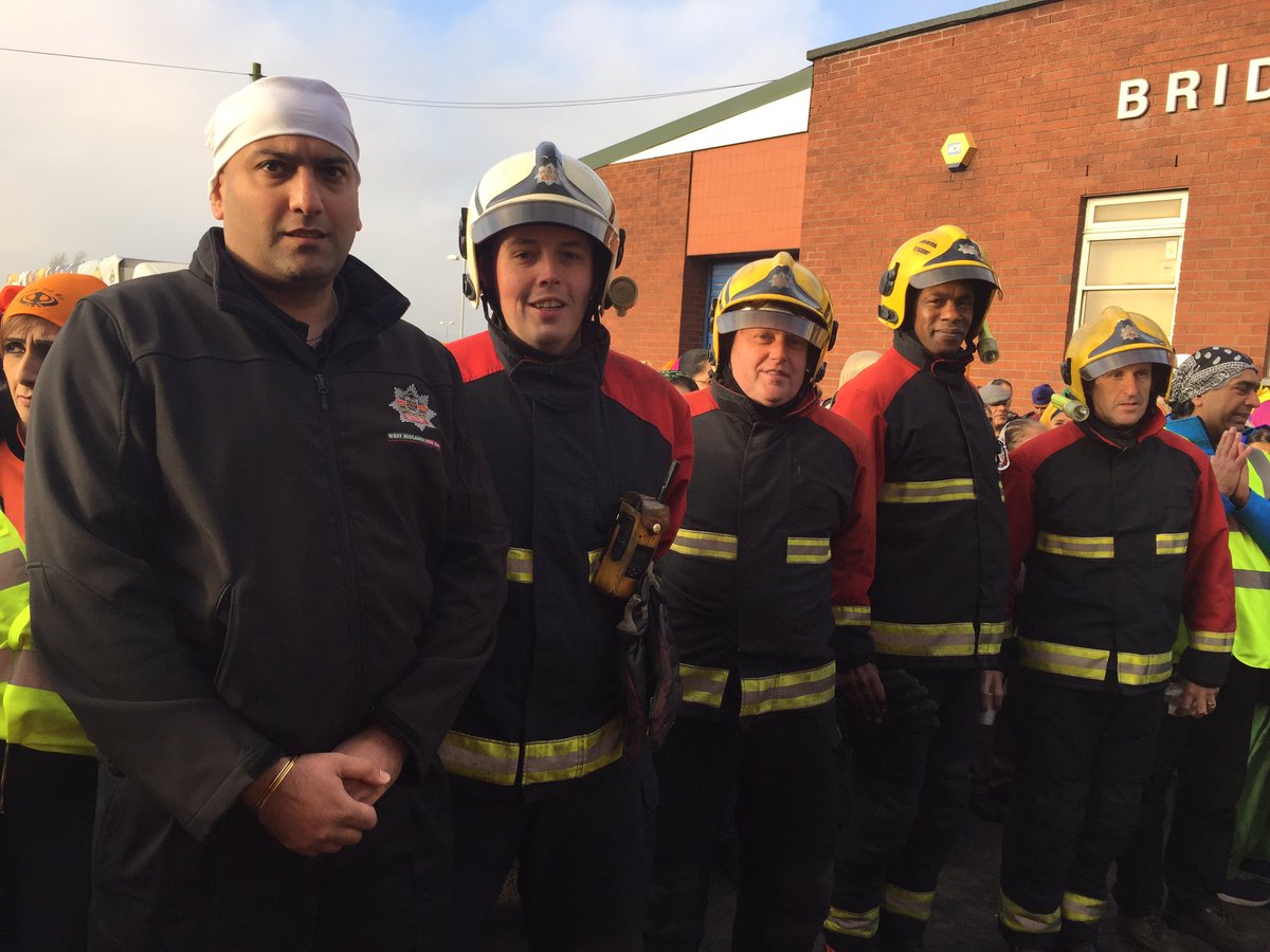 satynar's tweet photo. @WestBromFireSta @WMFSFireSafety @WestMidsFire Supporting the #nagarkirtan from West Brom - Smethwick @SikhCouncilUK https://t.co/mvH1TZHSov