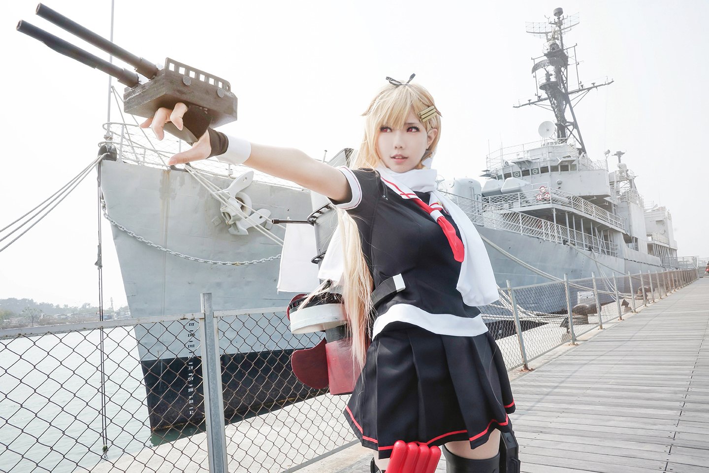 Ely 新刊通販中 En Twitter 艦これの夕立改二poi アズールレーンも気になる 特に愛宕と高雄かわいい T Co Flykisqyq2 Twitter