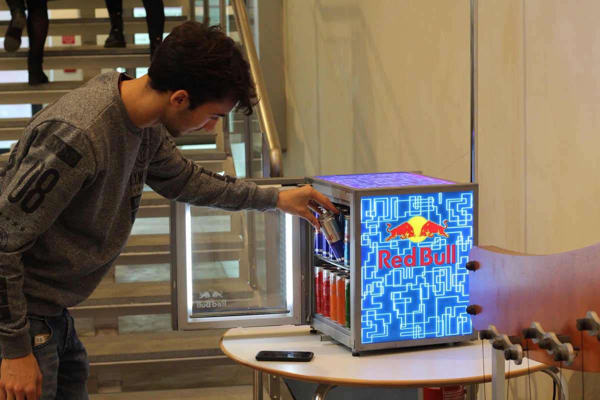 Il modo migliore per mettere le ali all'innovazione? Ve ne suggeriamo uno noi! #RedBull 🍸

#SWCTA18 #Startupweekend #StartupCatania