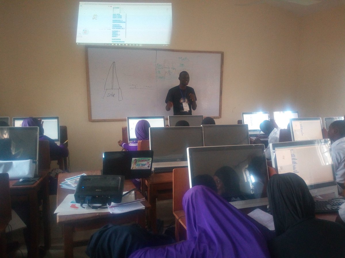 OmolewuSunday's tweet photo. #Throwback
#TeamNigeria
#AfricaCodeWeek2018
#DayTwo
Amazing moment with students,
at School of Science, Okeho,
Oyo State.
@AfricaCodeWeek
@sap4good
@SAP
@UNESCO https://t.co/cqXTuhZBUW