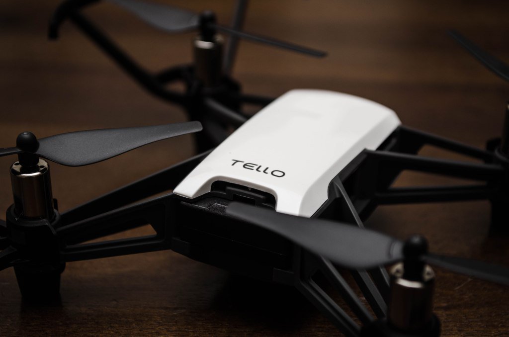 blogofdad's tweet photo. Learning to Fly - featuring my Tello, powered by DJI #gifted #ad #drone. Tello now on sale, 29% off for Tello Boost Combo, 24% off for just the Tello -β¦ https://t.co/IOOrZHHODV https://t.co/bQ3sZ9XsyU