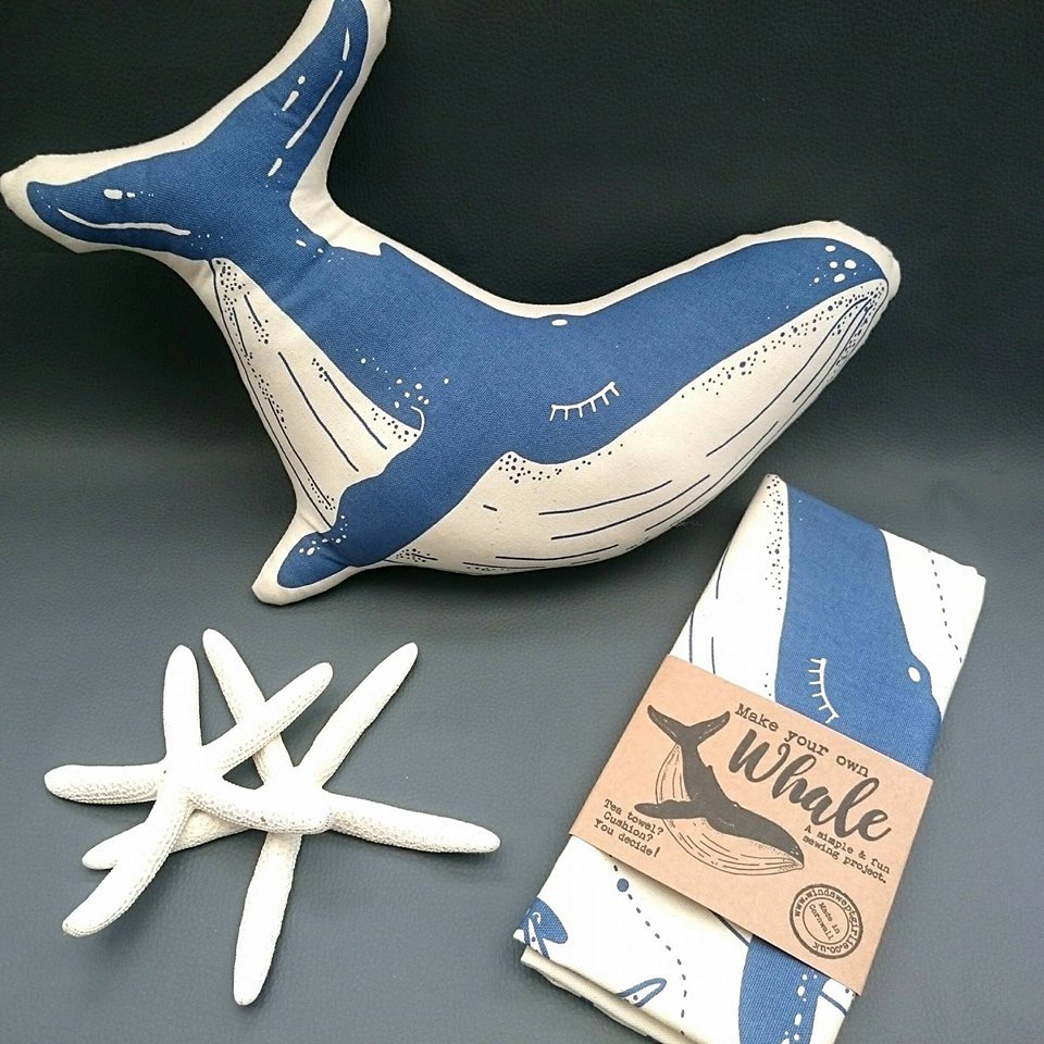 Love this beautiful whale made by <a href="/windsweptgirlie/">windsweptgirlie</a>, perfect for our #EtsyMadeLocalUK arctic theme Christmas Fair: she'll be there with loads more cool textiles on 1st-2nd Dec, can't wait 🙂
#contemporarycraft #plasticfree #stives