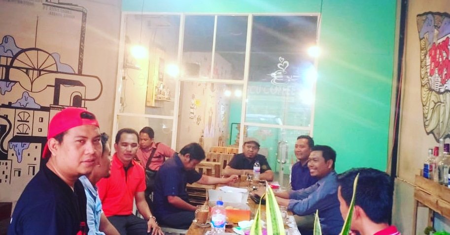 LaSaid_MSM's tweet photo. Terima Kasih Kunjungannya di BossCu Coffee Mukhtar Tompo Angota DPR-RI https://t.co/6VDqIRg2S8