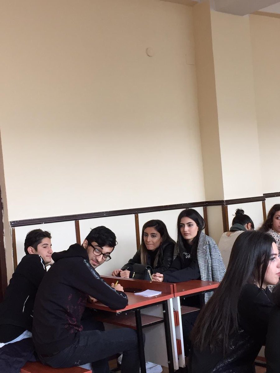 TgtBdu's tweet photo. 17.11.2018 tarixində Filologiya fakültəsi Tələbə Gənclər Təşkilatının təşkilatçılığı ilə Nə? Harada? Nə zaman? intellektual oyunu keçirilib. Qalib “Karamazov qardaşları" komandası sertifkatla tebrik edilib.
#BDU #BDUTGT #Filfak #nhn #bdu100 #activeyouth #ictimaiyyetleelaqeler https://t.co/KKBhINzMoc