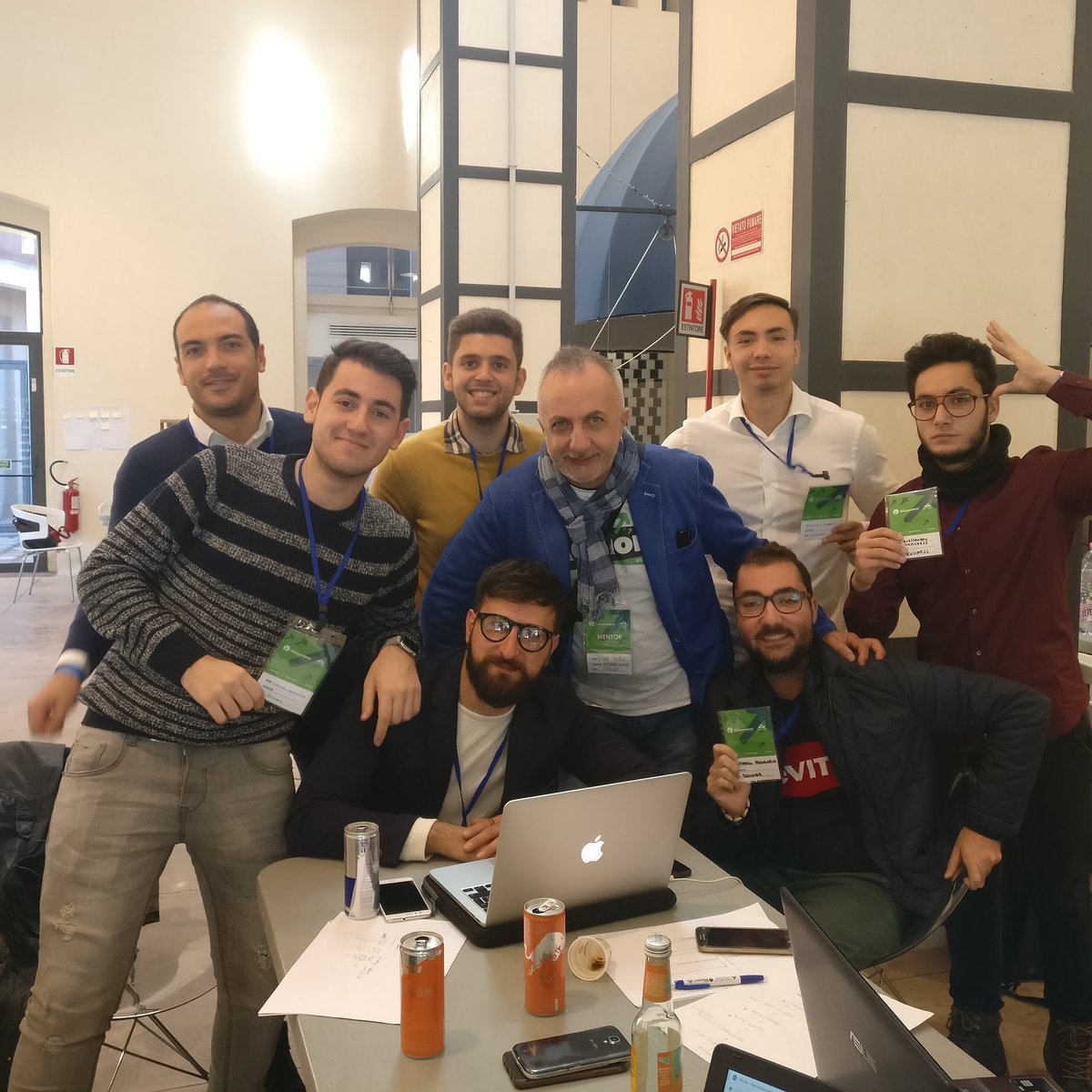 Nonostante tutte le difficoltà, le incomprensioni e i confronti diretti alla fine nell'aria si respira una splendida energia! 

#SWCTA18 #Startupweekend #action