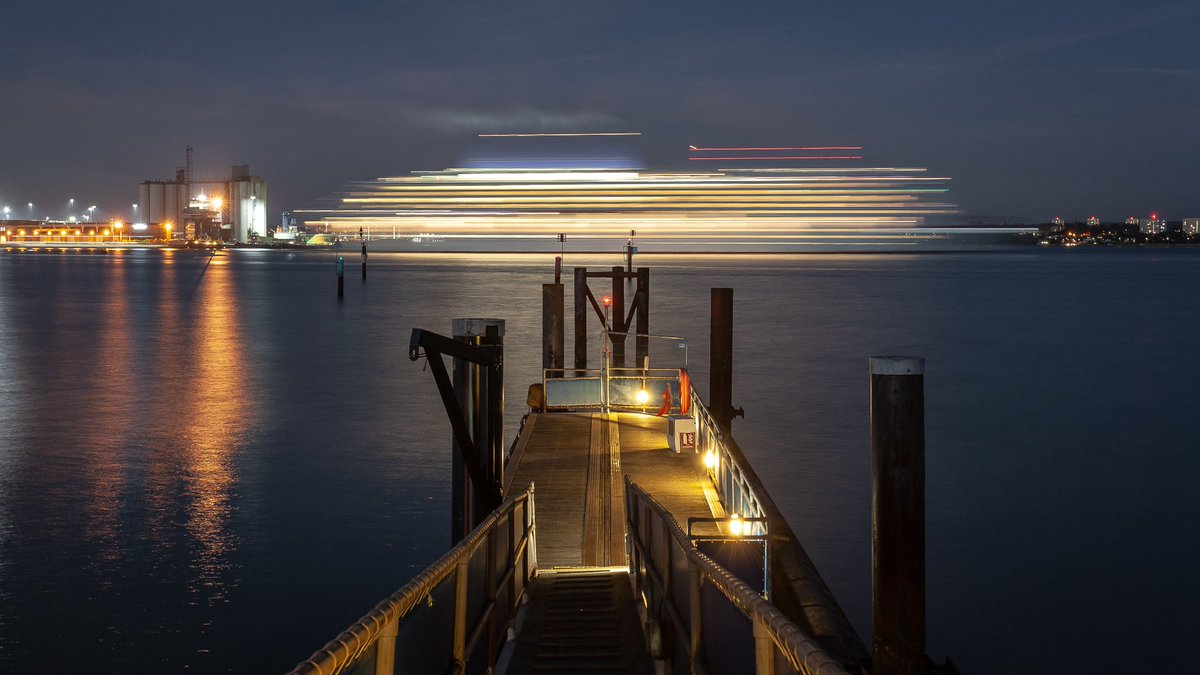 drozdowskiphoto's tweet photo. Light trails on a highway are boring, so I have one on the sea ;) #photography #SEA #longexposure #adventure #getoutdoors #getoutside #port #ship #nightphotography #light #canon #canonphotography #thephotohour #topPhotoHour #StormHour #bigblueoceancleanup https://t.co/uXqHYcUnCW