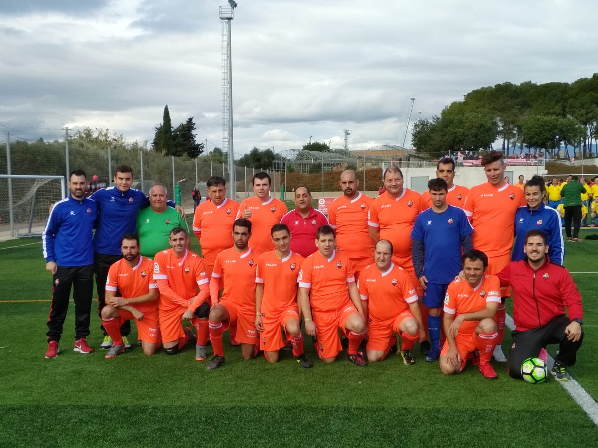 Sangra14's tweet photo. Finalitza la 2na trobada Genuine a Salou!! Gran paper realitzat @cfreusdeportiu on hem 1 partit empatat, 1 partit perdut i 1 partit guanyat!! Total 6 punts 🔴⚫👏💪 gran treball de valors! .-COMPARTIR ABANS DE COMPETIR.- @LaLiga @FundacionLaLiga #LaLigaGenuineSantander https://t.co/K1pn0Nlbzl