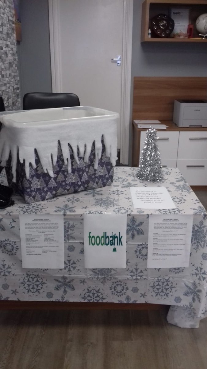holiday_with_us's tweet photo. Christmas is soon around the corner so we’ve got some amazing Gift Experiences available! Check out our window displays for our favourite offers and don’t forget to support our food banks!! https://t.co/u5pAhPAx6Q