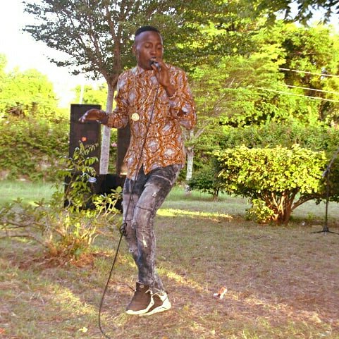 princeofyb's tweet photo. Garden performance at likoni @mombasayouthblaze it was amazing
Blessed day full of God's grace,
#mtowamfalme
#CEO at Young Billionaire Entertainment
#teamYB
#mombasayouthblaze
#weunderGod https://t.co/j2KnipRviX
