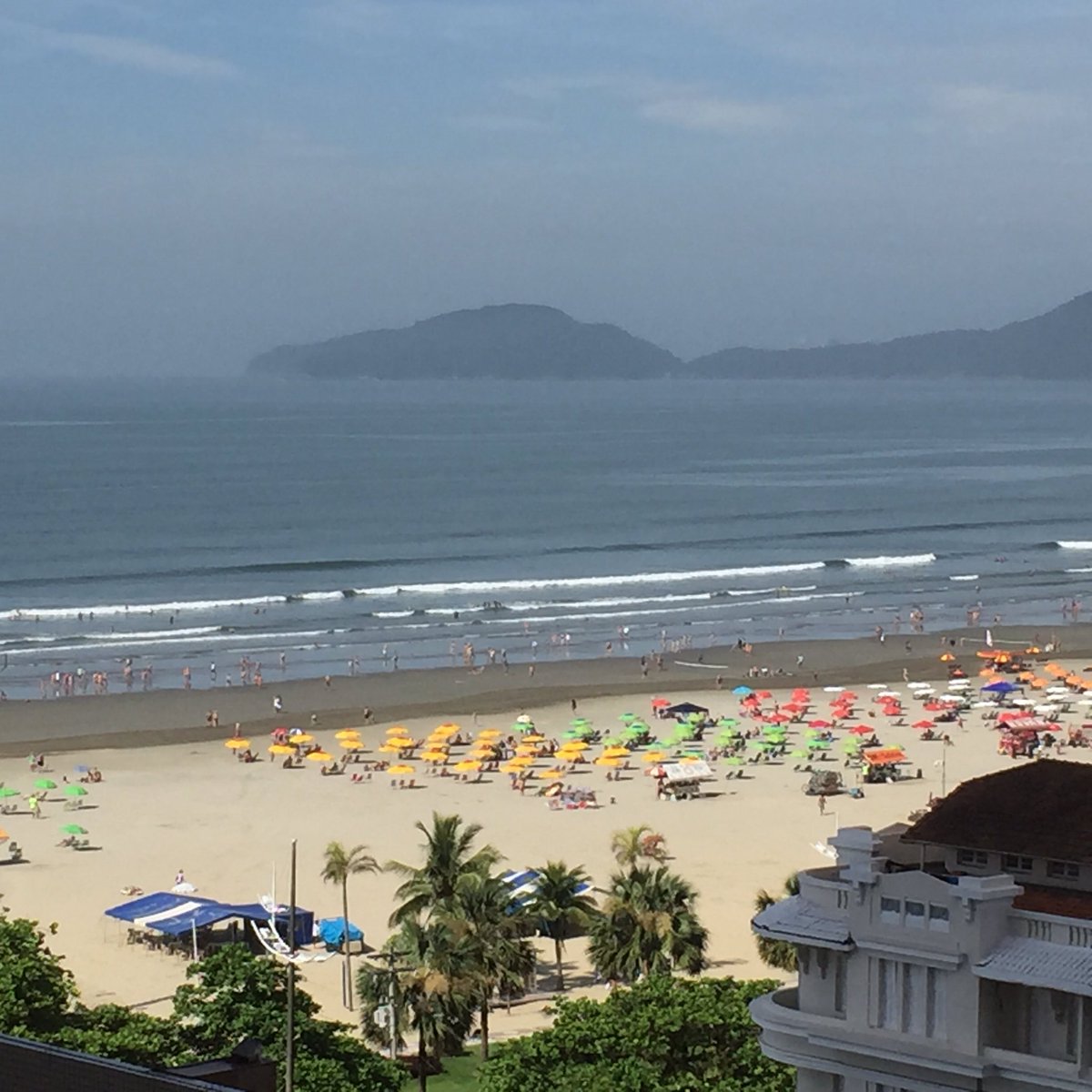 guerranews's tweet photo. #Dia lindo em #Santos. #Sol vai esquentar como quando treinava nos juniores do @SantosFC . Amanhã #chove ! Bom #domingo aos #amigos! https://t.co/RGJwHfJwtZ