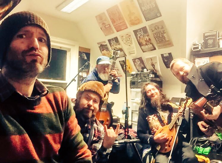 ArdRiBand's tweet photo. We’re playing The Portstewart Arms tonight at 7pm hup ho! @AtlanticSess #atlanticsessions #Portstewart https://t.co/vKxx0ZmyAU