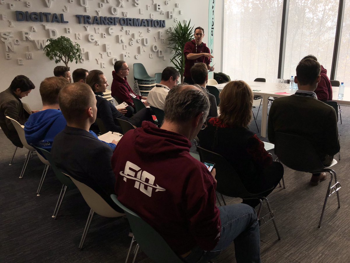 @Landis34 gives last instructions to the Jury before the participants will pitch! The Jury will choose the Top10, who will then pitch at 4pm during the closong ceremony! #F10HackathonVienna