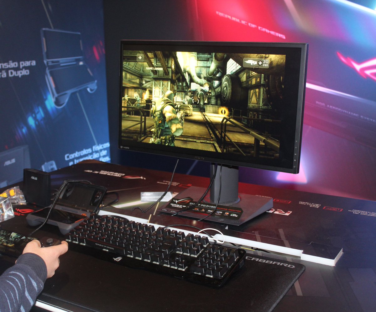 ASUSPT's tweet image. Visita o espaço do #ROGPhone, testa o nosso maquinão com todos os acessórios e mostra que és PRO no #ShadowGun!