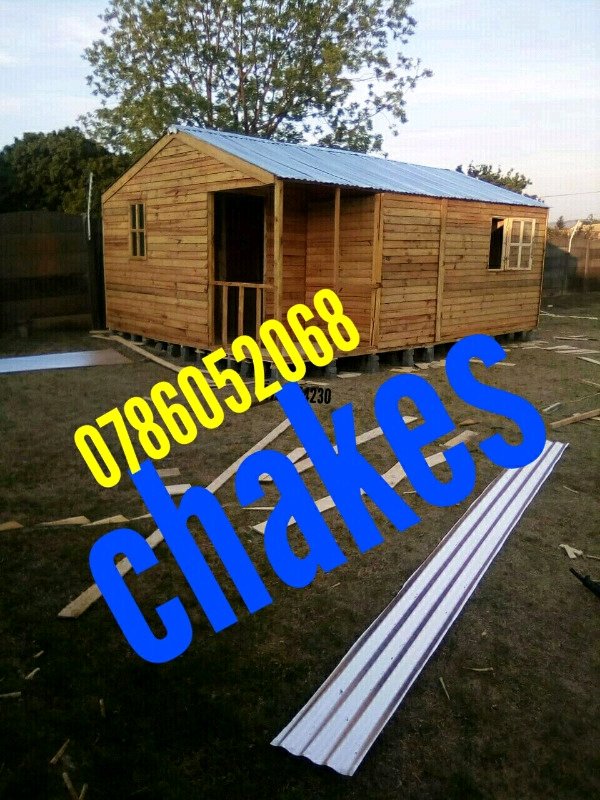 bruno_bush's tweet photo. @I_AM_PHUMUDZ0 @MbuyiseniNdlozi Wendy house for sell 4x4 https://t.co/Hhn2MbGRIE