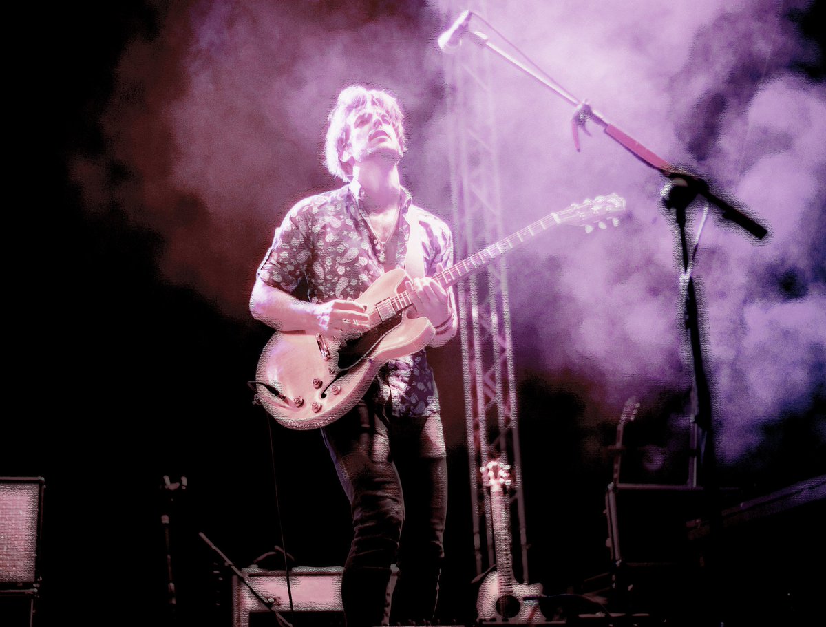 .<a href="/dvicio_nacho/">Nacho Gotor</a> be like "All I need is this guitar, and that other guitar, and those guitars over there, and the guitars in the other room, and ..." 😆🎸🎸💜❤ 

 #MyEdit