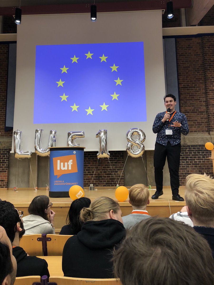 hyfsatliberal's tweet photo. Vacker syn, både flaggan och Joar #LUF18 https://t.co/Y6ofuIuhED