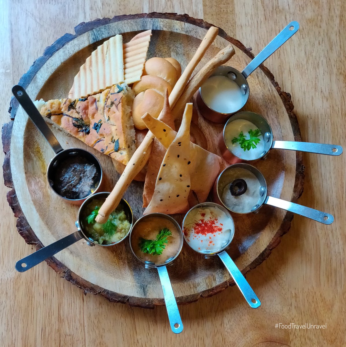 fdtravelunravel's tweet photo. Yummy food, perfect ambience!! 🥰😘

#foodtravelunravel #foodgasm #foodporn #foodphoto #foodielife #foodforfoodie #foodgram #foodielife #food #foodstagram #eatprettythings #damnthatsdelish #foodcoma #thepeppermill #newplace #bandra #mumbai #mumbaikar #delicious #ambience #salad https://t.co/VJi7JVlYvH