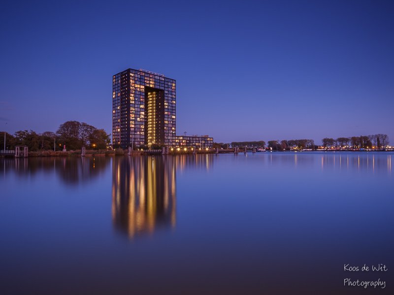 koosdewit's tweet photo. Tasman tower at blue hour #Groningen #Netherlands #TasmanTower #TasmanToren https://t.co/KMMhyLYcAi https://t.co/uJxMuB7Hzl