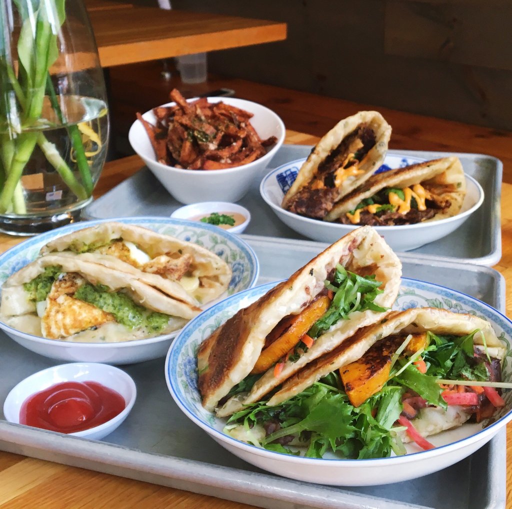 meimeidumplings's tweet photo. Brunchin' = Munchin' on a #DoubleAwesome, The Beef & Brocc & The Gabby #ScallionPancake sandwiches. Top it off with a side of javelin fries! #menugoals๐ https://t.co/6X9z9wPi2h https://t.co/jTYpL0Nj0Q