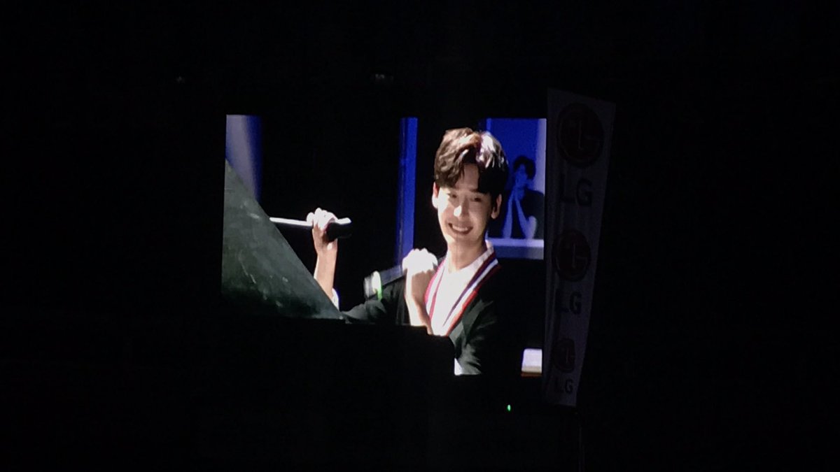 lejinned's tweet photo. it was indeed a beautiful and unforgettable night. iβm happy and itβs all because of you π i love you, ljs. #LJSinManila https://t.co/xiX1WqacFt