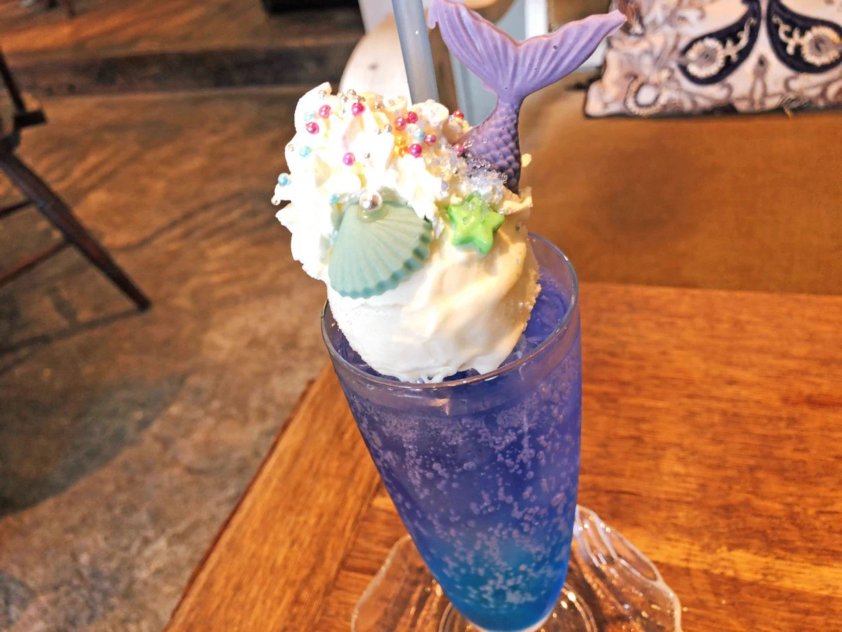 のどごしスッキリのソーダ！『マーメイドラグーンフロート』飲んでみたい！