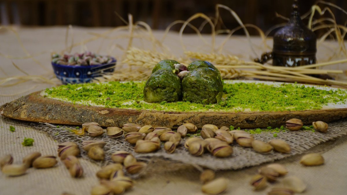 EN TATLI ÇEKİLİŞ 🍯

25 Kasım’a kadar bu tweeti RT yapıp hesabımızı takip eden 3 kişiye, dünyanın dört bir yanına gönderdiğimiz, dillere destan Gaziantep baklavamızdan hediye edeceğiz 🎁 

🌐 Online Sipariş: baklavacimehmetyildirim.com

Kazanan arkadaşlara şimdiden afiyet olsun 😊