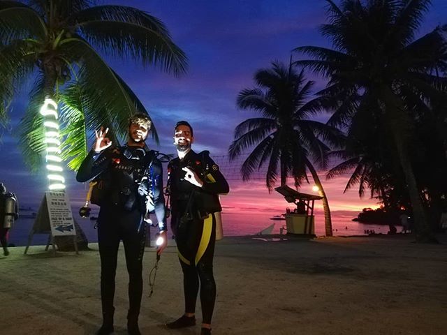 We are ready for night diving 🕯️#nightdiving #scubadiving #diving #scuba #philippines #divinginphilippines #ocean #buceo #filipinas #nature #photography #instatravel #sea #sealife #bohol