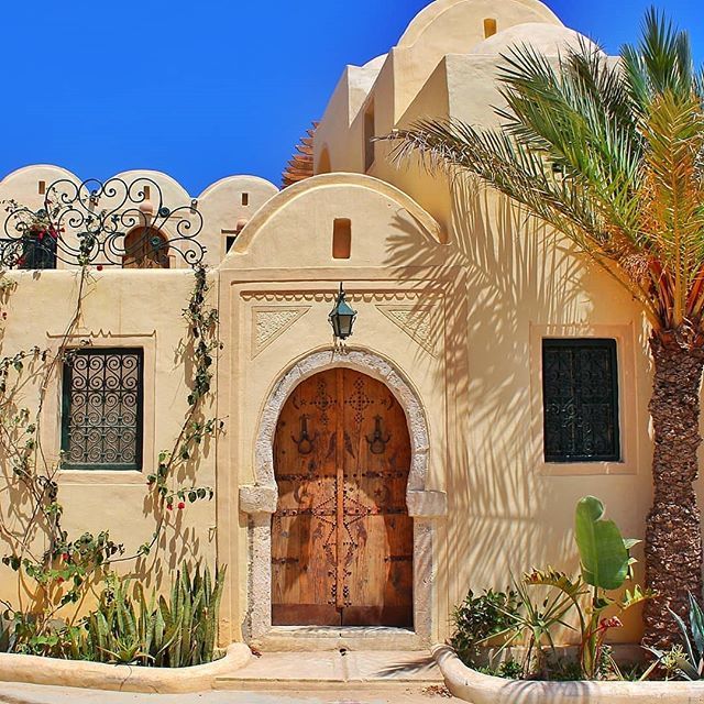 PeopleoftheMed's tweet photo. One of my favorite places on earth 🌴🕌❤ by @abbys__life
.
.
.
#art #architecturelovers #architecture #beautiful  #photographylovers #islandlife #island #djerba #djerbahood #palmtrees #exotic  #travel #dametraveler #traveldeeper #beautifulplaces #summe… https://t.co/qYRhTYy2u3 https://t.co/saHqSFwIly