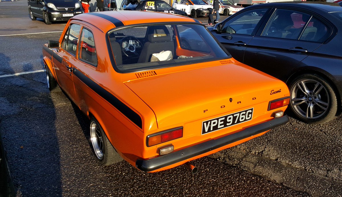 While mooching round the #paddock i saw this very nice #Ford #Escort #Mk1 not 100% if it was an original Mexico or not but it was bloody nice &amp; i would certainly have it in my garage👍#classiccar <a href="/ClassicCarWkly/">Classic Car Weekly</a> <a href="/LUDENClassics/">LUDEN Automotive</a> <a href="/Chell_lawman/">chell_lawman_tv 💫</a> <a href="/CharlieBH_/">C Butler-Henderson</a> <a href="/LOOKATMYFORD/">Look at my ford</a> #brandshatch