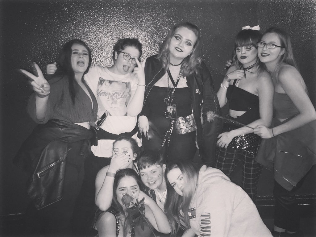 gracetpwk98's tweet photo. 1 tour. 8 shows. Met people who are now my best friends. I'll never forget the best 2 weeks of my life, ever. I adore you. // @mukesxreject @livingforcth @mtvjasmine @babylonamy @babylonalz @Igbtash https://t.co/nfAG9sTrxQ