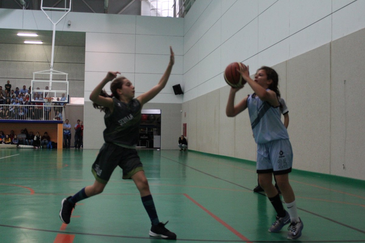 FAB_Andaluza's tweet photo. Final 2º Periodo #CASEBA2018 MF 🏀⛹️♀️
ℹ️Final
@SevillaFaB 18 🆚 @FAB_Malaga 33
@DeportesDipMlg @Nuriarodriguezc @MijasDeportes
📺https://t.co/gk8gBizaEC https://t.co/zQheBht7p2