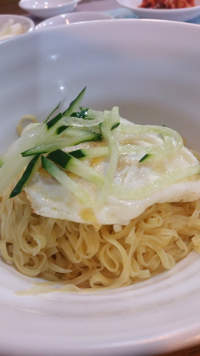 Invierno_al's tweet image. 나주에서 곰탕을 먹으려 했다가 목포에서 중깐을!! 마음은 늘 변한다. 먹고 싶은 것도.