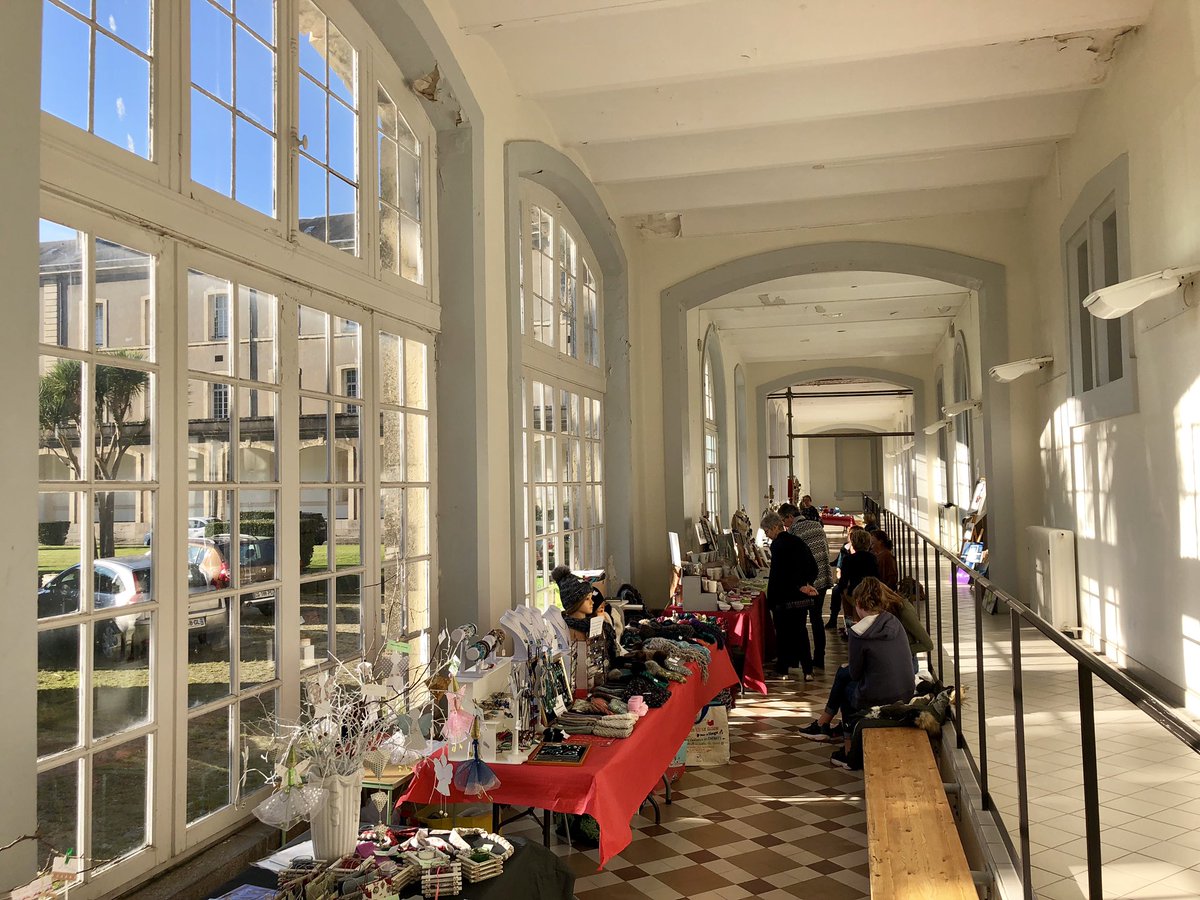 sebastienfagnen's tweet image. Le « marché des petits cadeaux » du collectif des habitants des #Vallons vous accueille à l’espace René Lebas jusqu’à 18h. Belle manière de marier cadeaux de Noël et solidarité avec le stand @Telethon_France tenu par les bénévoles. À ne pas rater ! @CherbourgEnCot #Animation