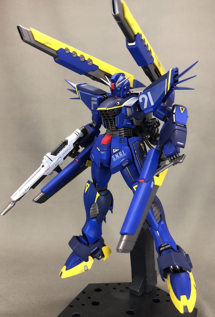 ながれ Mg ガンダムf91ツインヴェスバー完成です 珍しいツインヴェスバー装備をハリソンカラーにして背負わせてみました 実際ヴェスバーが4本も付いてると殺意が凄いですね あと バックパックから伸びるケーブルがf1やバイクのパイピングを彷彿とさせ