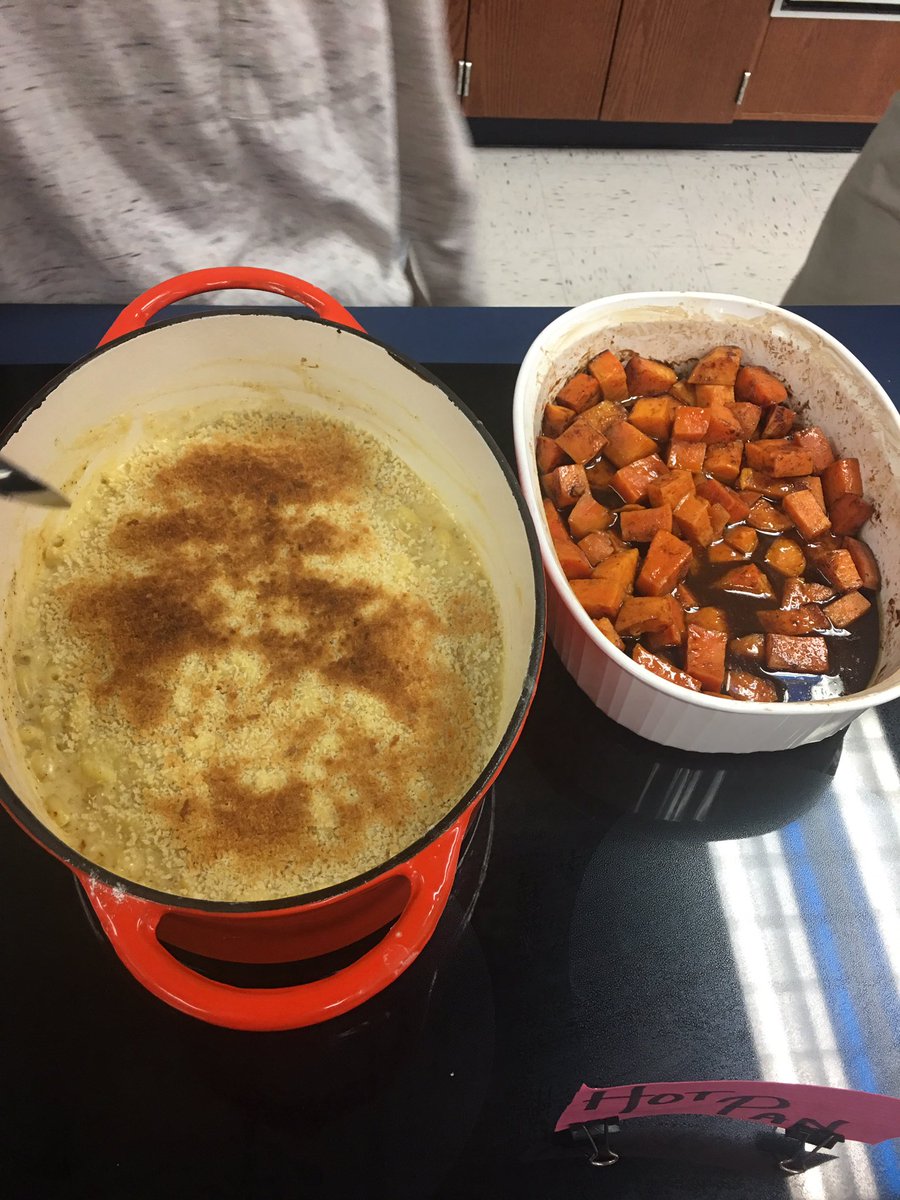 MsKelliHomeEc's tweet photo. Wicked proud of students in the kitchen cooking up traditional Thanksgiving sides this week! Students were engaged and safe and the food was tasty. #FMSMustangs https://t.co/y9qLczG5Gf