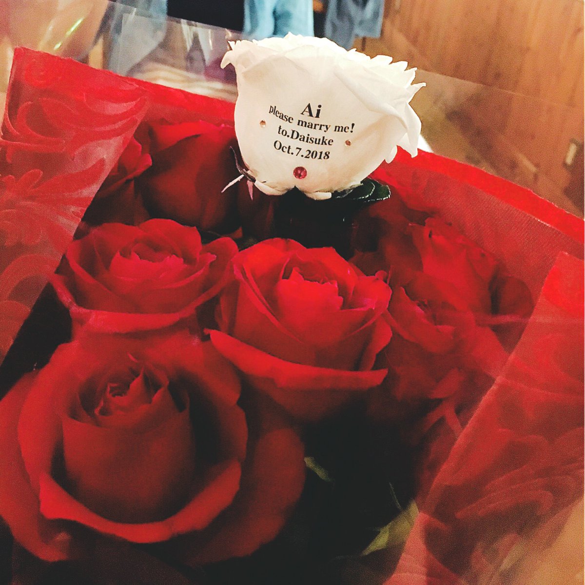 adik0615's tweet photo. 10/7沖縄でプロポーズしてもらいました💍
初めて会った日からちょうど2年の日😭
憧れのTiffanyの婚約指輪に感動😭
だいちゃんと結婚できる��んて
本当に嬉しい、、、😭💞
幸せになります💑

サプライズが凄すぎたなあ😢
インスタに詳しく書いたから
そっち見てください🙌笑 https://t.co/5TCga7wdJc